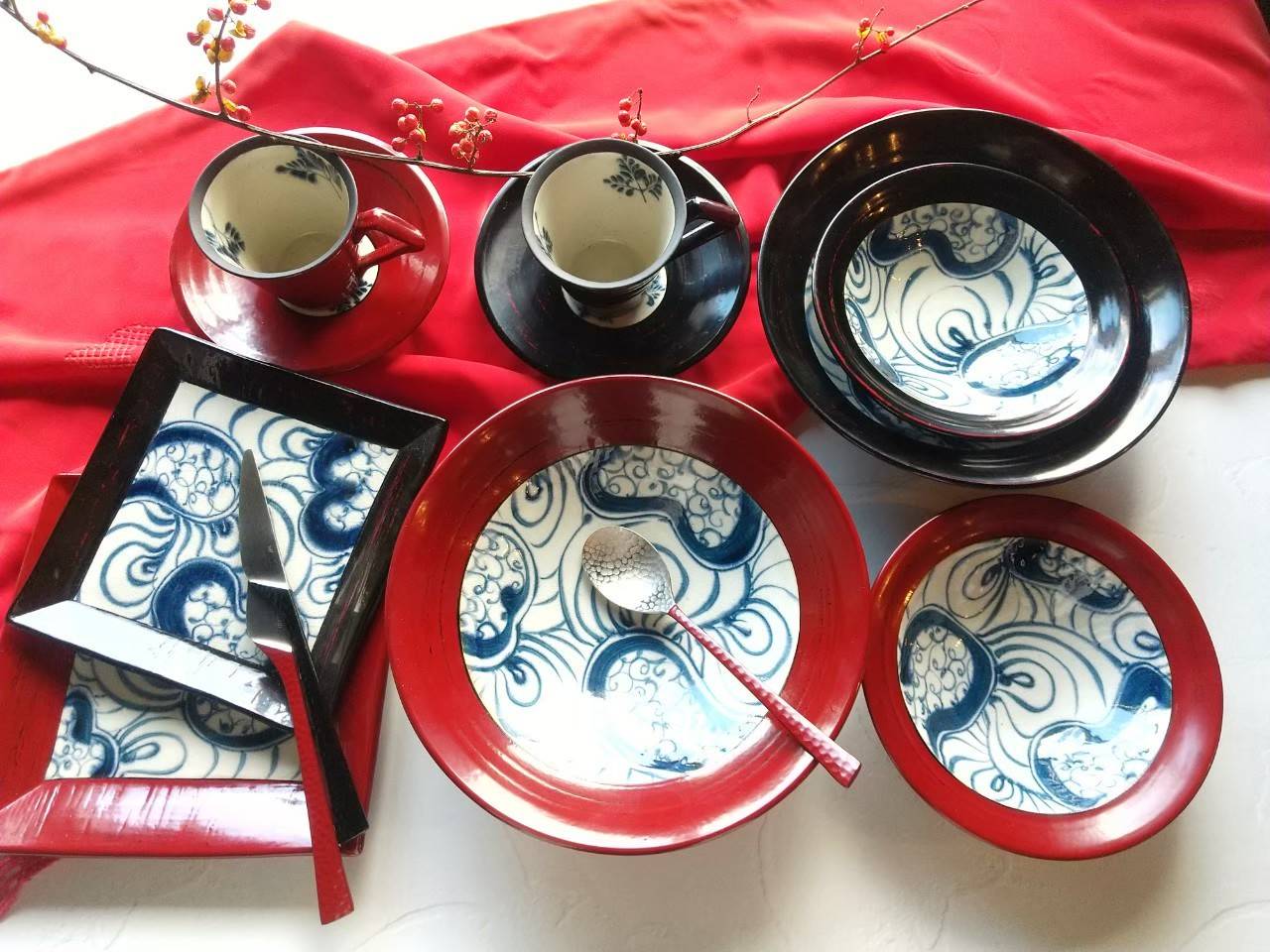 【漆】と【陶器】二つの日本伝統工芸を融合させた器が新登場です！！