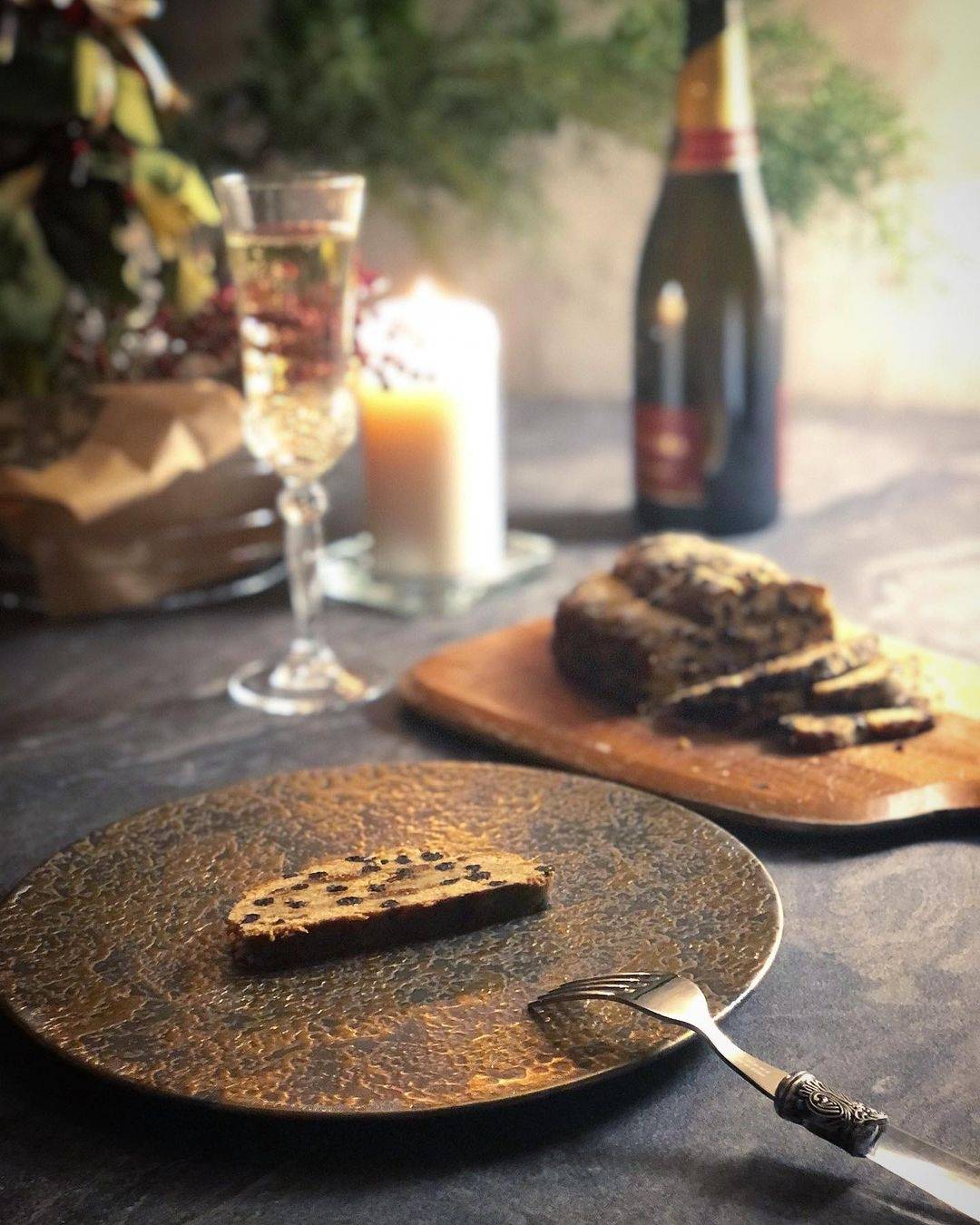 美濃焼NOBLE GOLD 丸皿 – おしゃれな食器専門店『SYOKKIDANA』