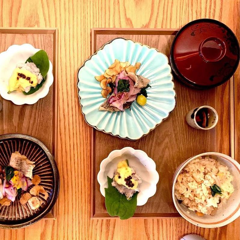 新品2枚セット　美濃焼 　紺青　20.5cmクープ  大輪菊 新品2枚セット 美濃焼 紺青 20.5cmクープ 大輪菊 新品2枚セット