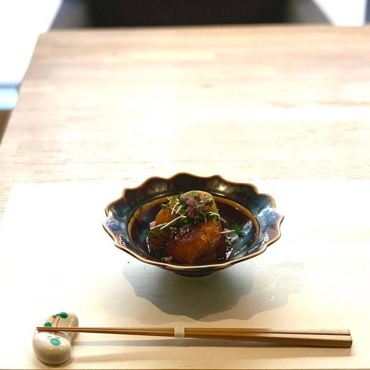美濃焼 KUJAKU / 花鉢 14cm / 飴色 – おしゃれな食器専門店『SYOKKIDANA』