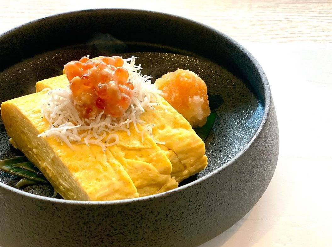 美濃焼　ピーコック　イチョウ小鉢　7個　銀杏　小皿　珍味皿　孔雀　黒　金彩　高級 16549.jpg