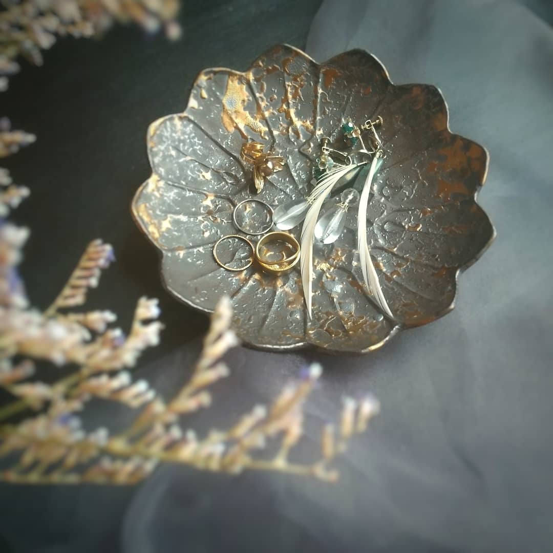 美濃焼NOBLE GOLD輪花皿　