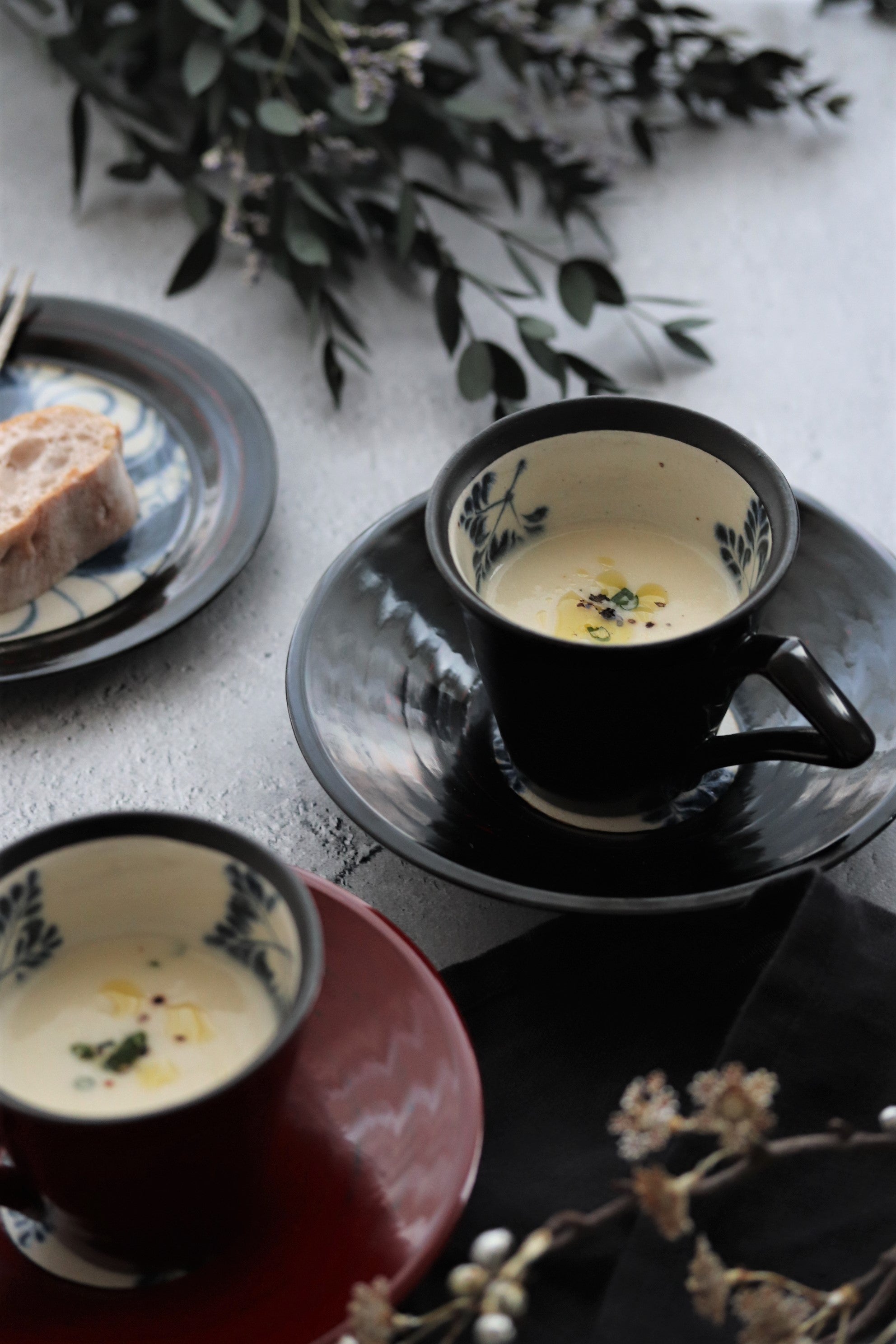 美濃焼■漆　シダ■コーヒーカップ＆ソーサーセット　根来（赤）