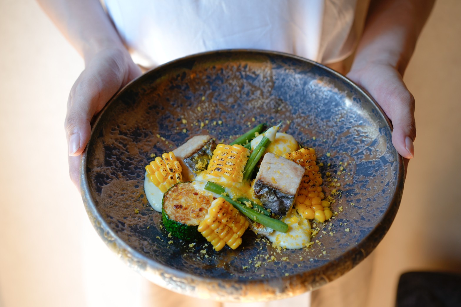 おしゃれな食器専門店『syokkidana』公式サイト 美濃焼□菊大皿□KUJAKU